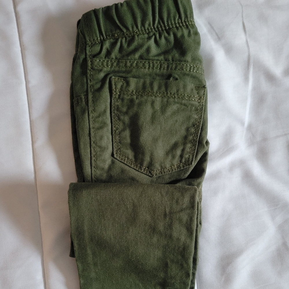 𝅺Old Navy Olive Pants 2T